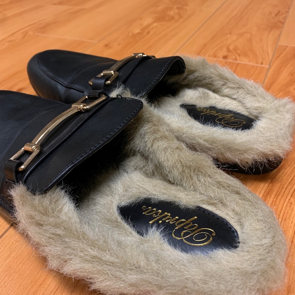 Fleece lined mule in size 8.5